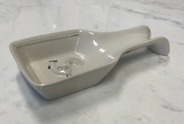 Oggi 5445-1 Antique white ceramic spoon rest with Rooster design in bottom of spoon rest
