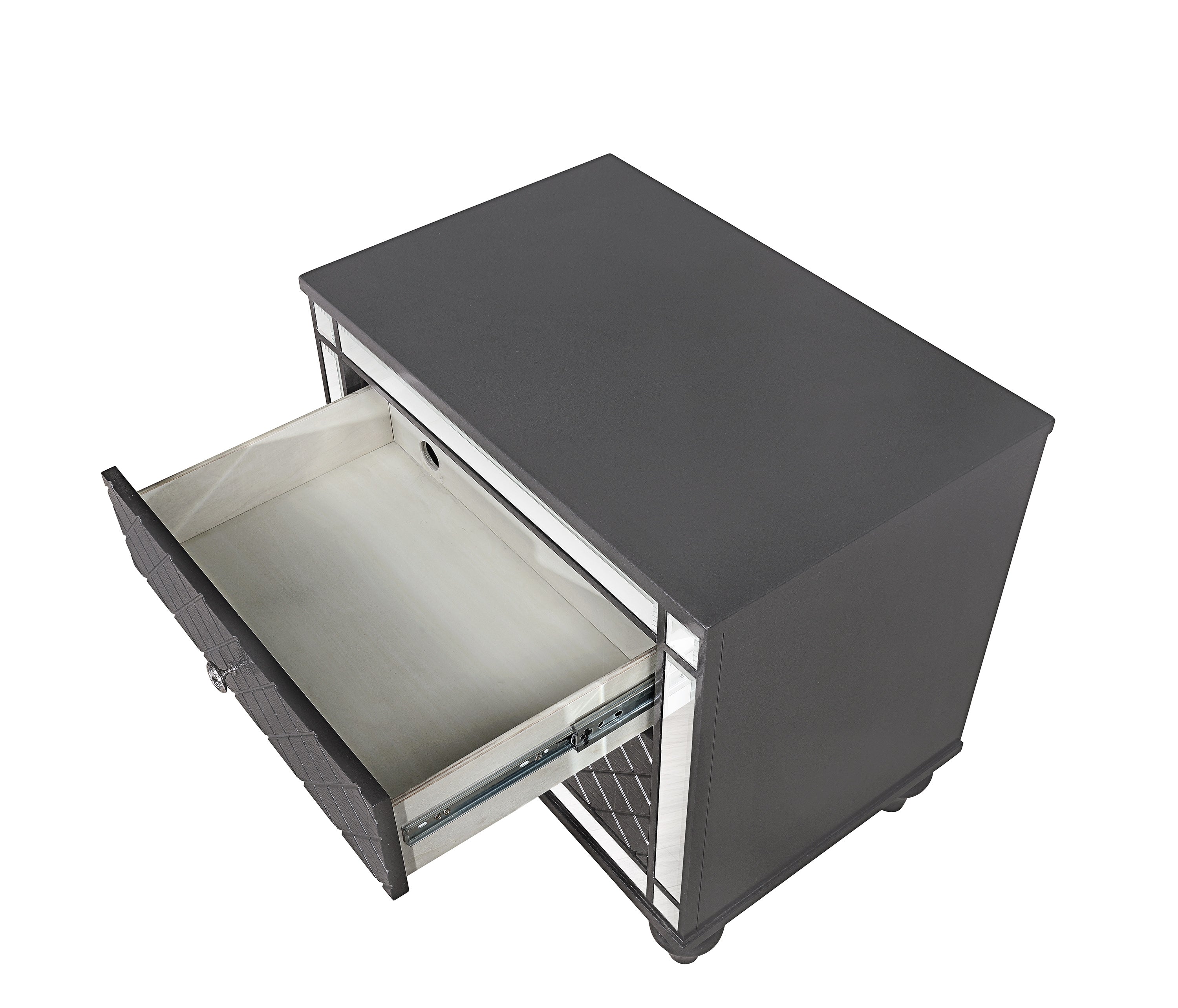 B1670 4 pc Refino grey metallic wood finish wood queen bedroom set with led accents