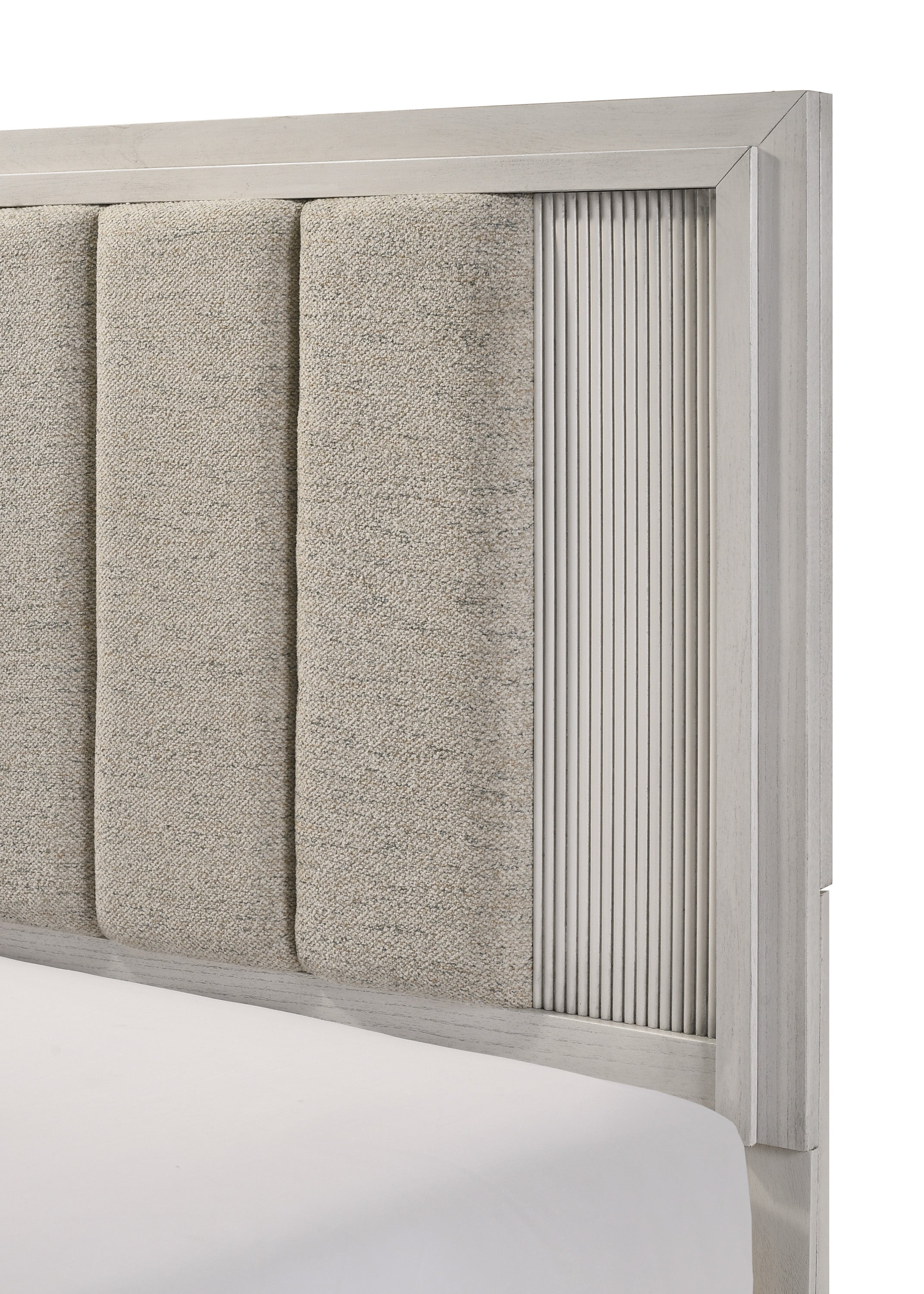 B5552 4 pc Carlton off white wood finish channel padded headboard queen bedroom set