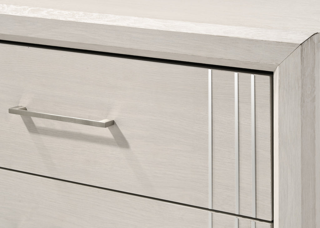 Crown mark B9230 4 pc Charlie rich lusterous off white finish wood silver metal accents finish modern style queen bedroom set