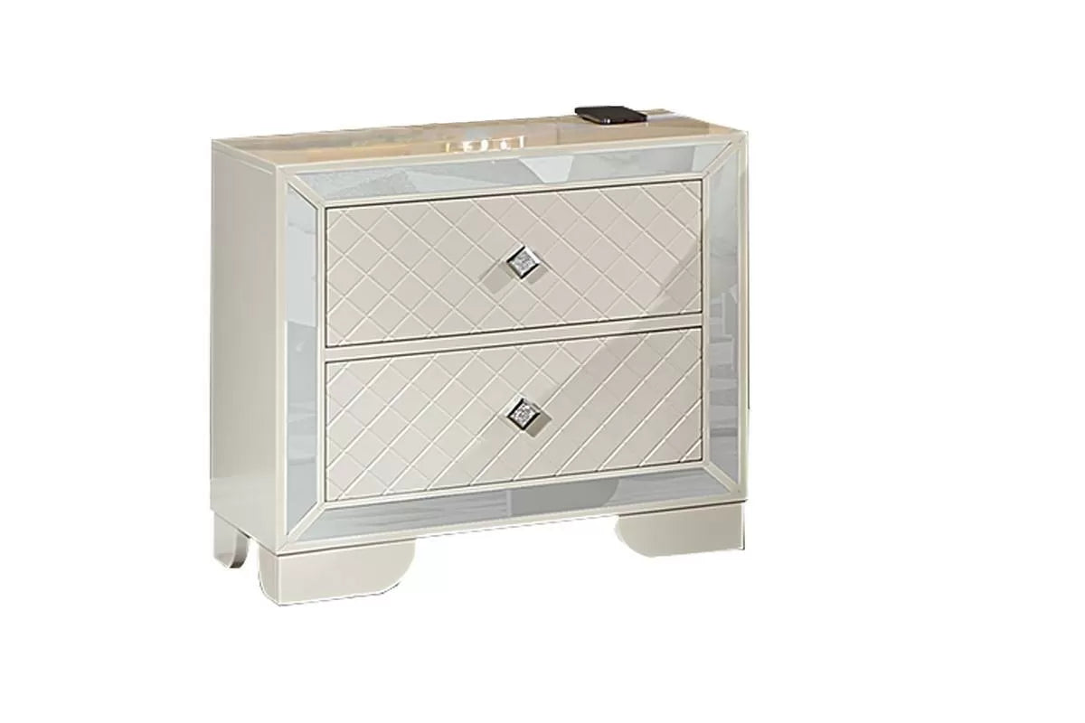 Cream Tufted Faux Leather LED Queen Bedroom Set – F9643Q-4PC