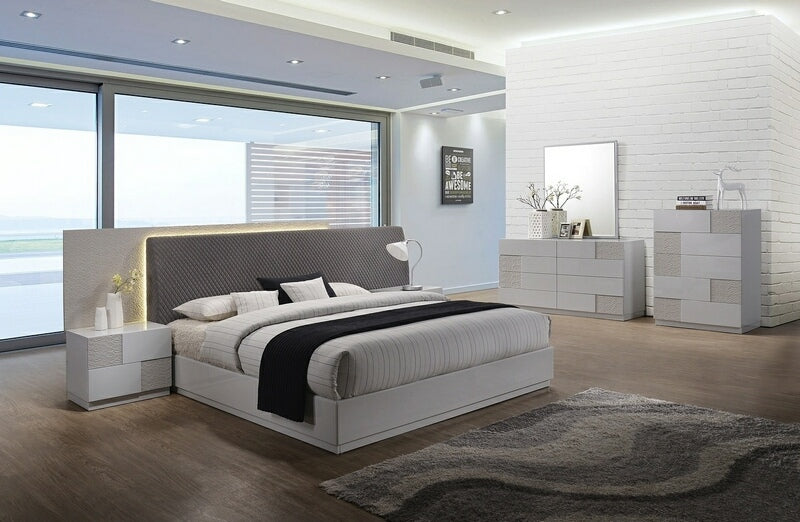 Best Master Naple 4 pc Naple latitude run lyset silver line lacquer finish wood modern style queen bed set