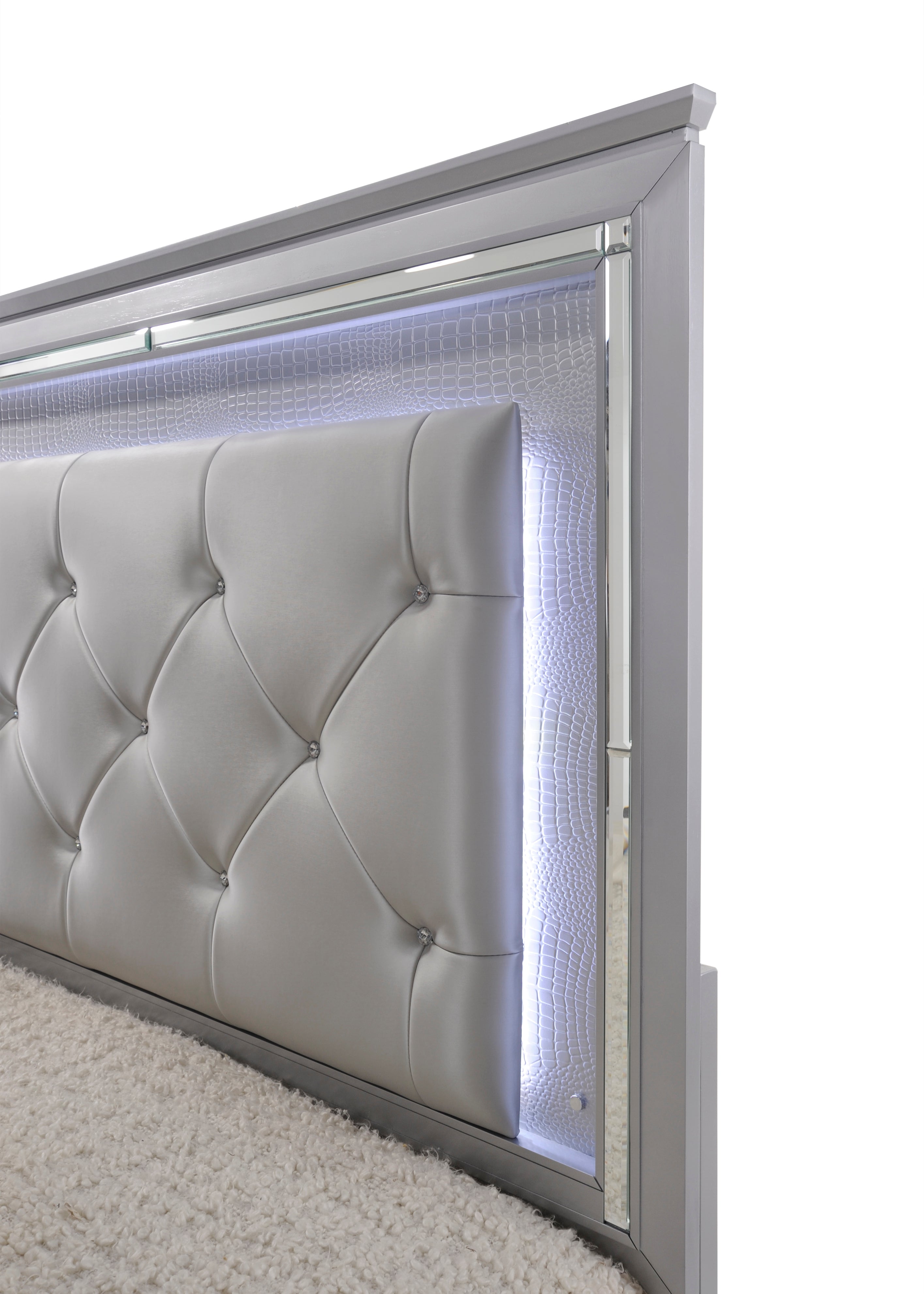 Lillian 4-Piece Metallic Wood Queen Bedroom Set with LED Accents – B7100