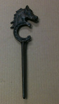 Cast iron horse face/horse shoe garden stake