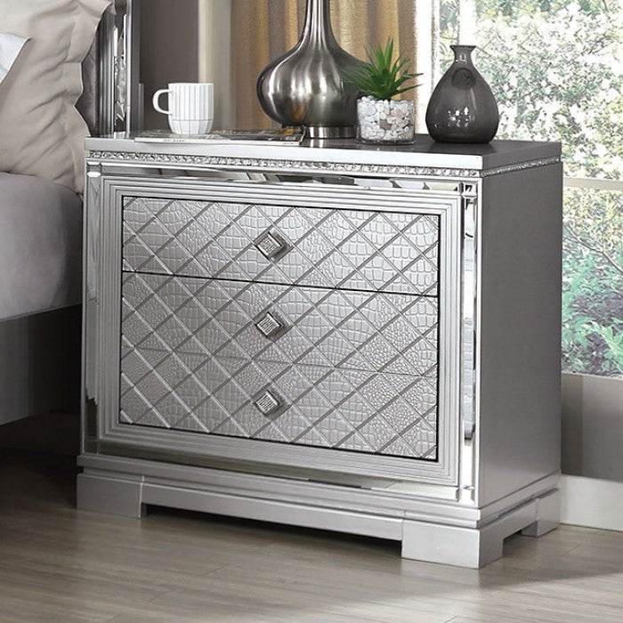 CM7518  4 pc Belleterre silver grey finish wood queen bedroom set with diamond pattern design and USB
