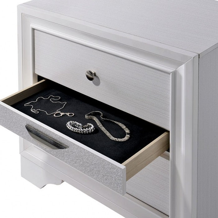 CM7552WH-4PC  4 pc Rosdorf park schramm chrissy white finish wood queen bed set with drawers in foot board