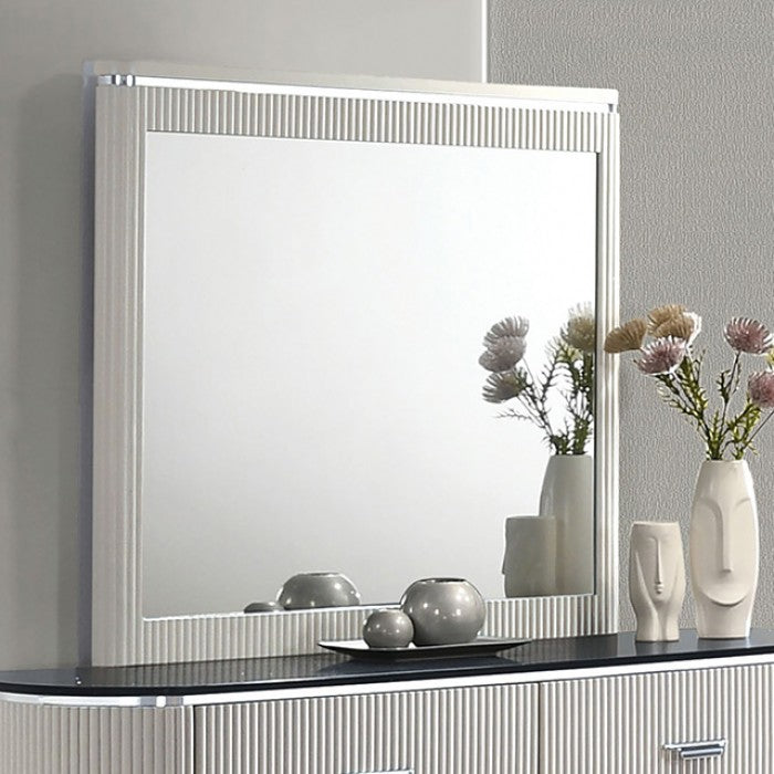 FM7244GY-4PC 4 pc Aldgate light grey finish wood reeded panel and silver accents queen bedroom set