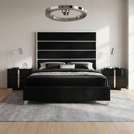 Andriola Silver/Black Tufted Fabric Upholstered Queen Bed – FM77005SVBK